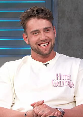 Harry Jowsey’s white tee on Access Hollywood