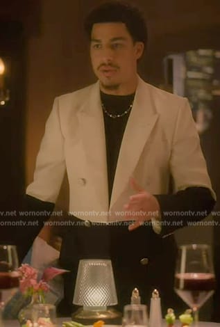 Andre's two-tone double breasted blazer on Grown-ish