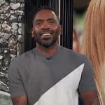 Justin’s gray colorblock tee on E! News