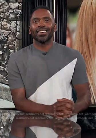 Justin's gray colorblock tee on E! News