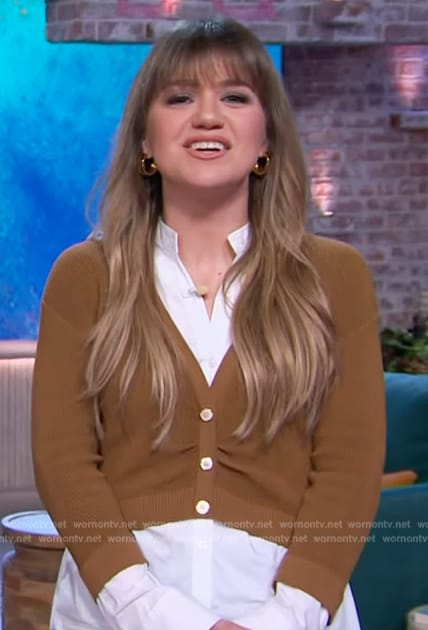 Kelly's layered cardigan on The Kelly Clarkson Show