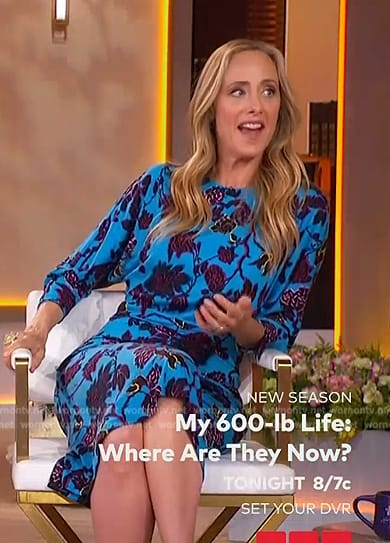 Kim Raver’s blue floral print ruched dress on The Jennifer Hudson Show