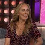 Kim Raver’s geometric print ruched dress on The Kelly Clarkson Show