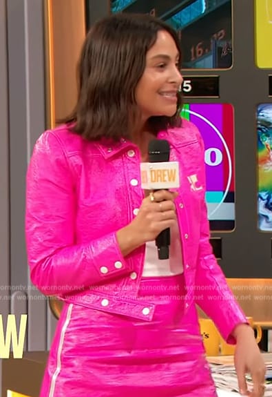 Lauren’s hot pink jacket on The Drew Barrymore Show