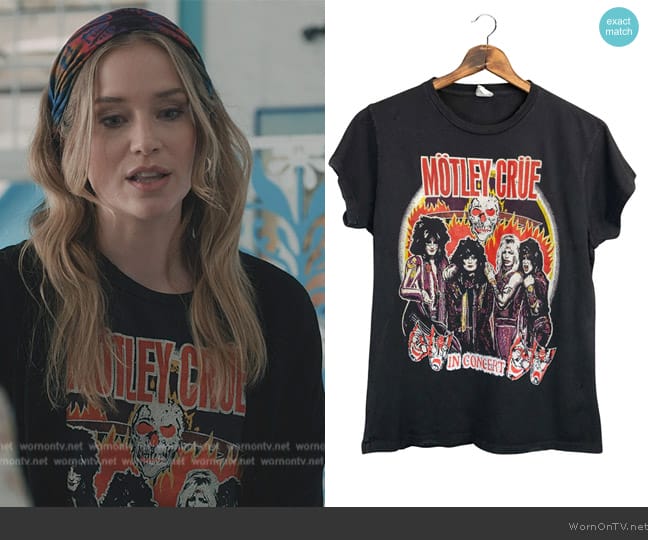 Madeworn Mötley Crüe in Concert Unisex Tee worn by Elizabeth Lail (Elizabeth Lail) on Elsbeth