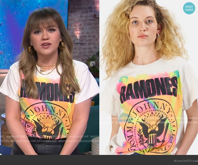 Madeworn Rock Ramones Hey Ho T-Shirt worn by Kelly Clarkson on The Kelly Clarkson Show