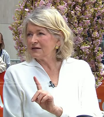 Martha Stewart's white ribbed collared sweater on Today