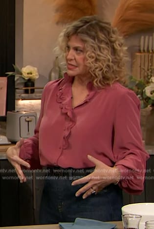 Michelle’s pink scallop trim blouse on The Drew Barrymore Show