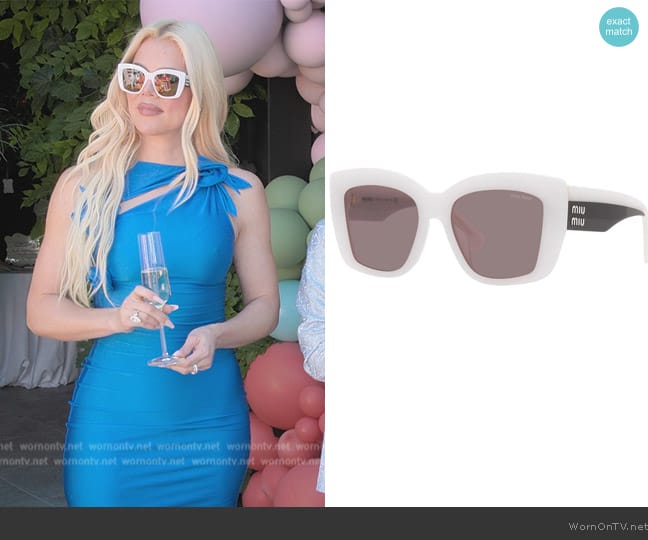 Miu Miu 05X05P Sunglasses worn by Khloe Kardashian (Khloe Kardashian) on The Kardashians