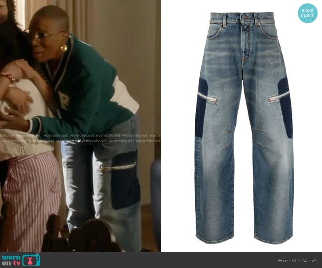 Palm Angels patch-embellishment Loose-fit Jeans worn by Henrietta Wilson (Aisha Hinds) on 9-1-1