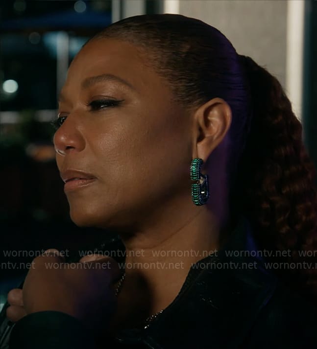 Robyn's green hoop earrings on The Equalizer