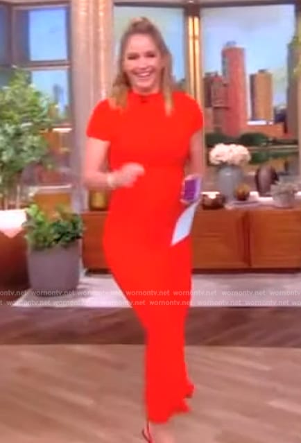 Sara’s red short sleeve dress on The View