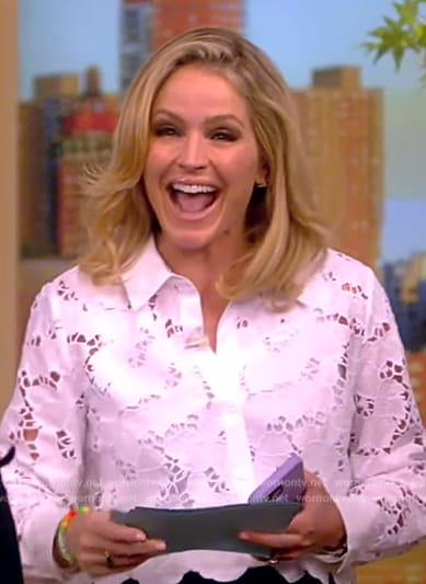 Sara's white cropped lace top on The View