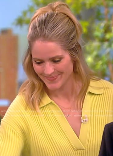 Sara's yellow ribbed polo on The View