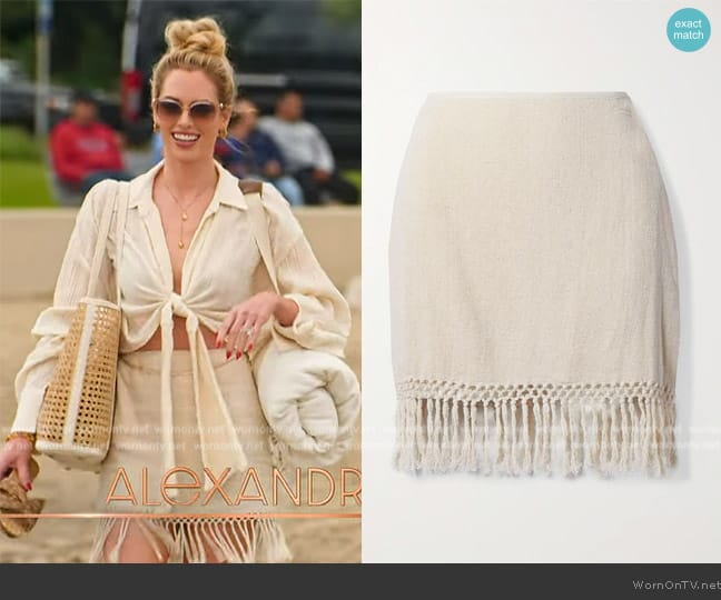 Savannah Morrow The Jasmine Fringed Macramé Ramie Mini Skirt worn by Alexandra Jarvis (Alexandra Jarvis) on Selling the OC