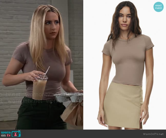 Seamless at Aritzia Sinch Smooth Willow T-Shirt in Deep Taupe worn by Josslyn Jacks (Eden McCoy) on General Hospital