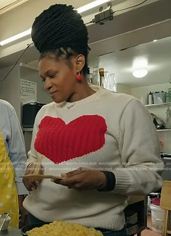 Shawnae Dixon’s white heart print sweater on Today