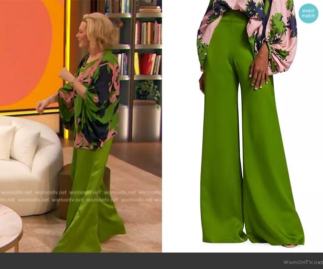 WornOnTV: Jean Smart’s green printed off shoulder top and pants on The ...