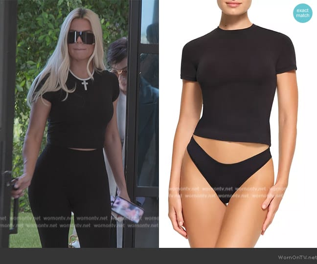 Skims Fits Everybody Short Sleeve T-Shirt worn by Khloe Kardashian (Khloe Kardashian) on The Kardashians