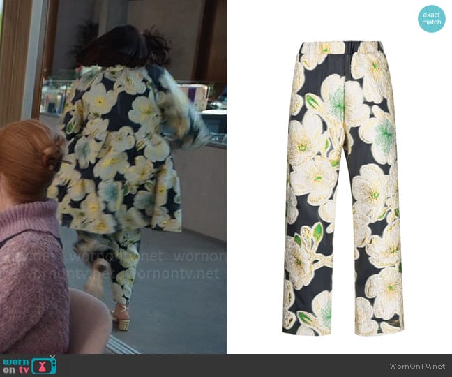 Stine Goya Isra Pants worn by Molly Novak (Maya Rudolph) on Loot