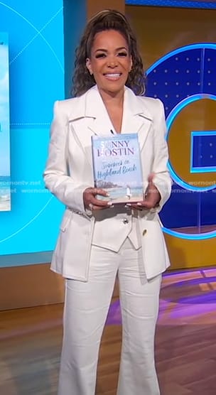 Sunny Hostin's white blazer and pant suit on Good Morning America