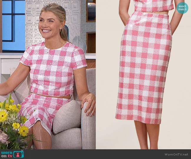 Toccin Leilani Pencil Skirt in Pink / Ivory worn by Amanda Kloots on The Talk