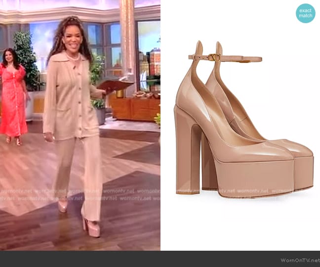 Wornontv Sunnys Beige Eyelet Top And Pants On The View Sunny Hostin