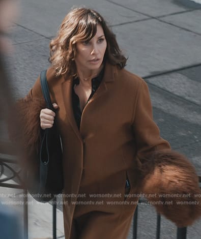 Vanessa's brown fur cuff coat on Elsbeth