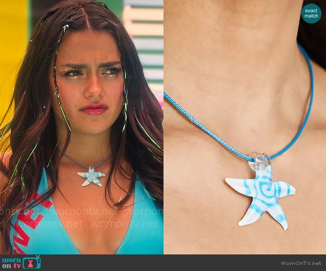 ASOS Design Mid length rope necklace with starfish pendant worn by Noa Olivar (Maia Reficco) on Pretty Little Liars Original Sin