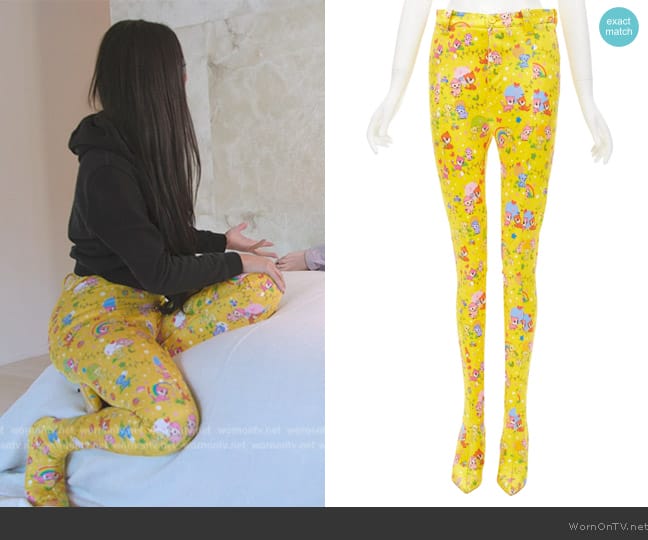 Balenciaga Pantashoes Knife yellow puppy cartoon pant boots worn by Kim Kardashian (Kim Kardashian) on The Kardashians