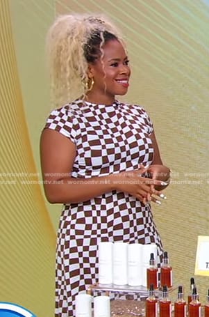 WornOnTV: Kara Jillian Brown’s brown checkerboard print dress on Good ...