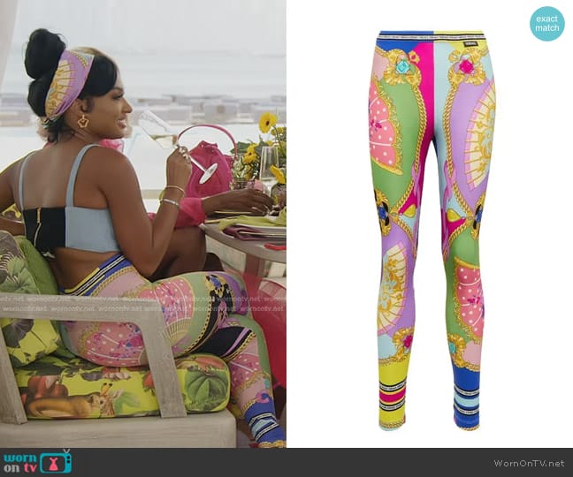 Versace I Ventagli High-Rise Leggings in Multicoloured worn by Lesa Milan (Lesa Milan) on The Real Housewives of Dubai