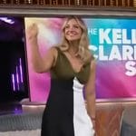 Abby Elliott’s colorblock slip dress on The Kelly Clarkson Show