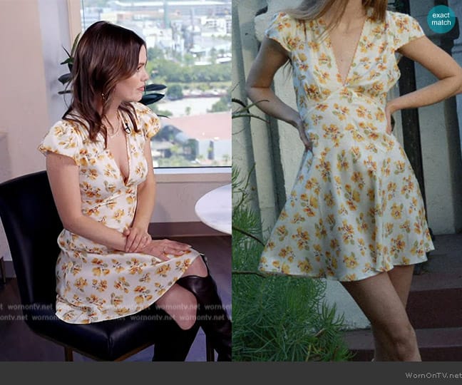 Doen Dianne floral-print silk-blend twill mini dress worn by Rachel Bilson on E! News