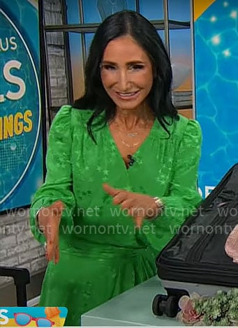 Elizabeth Werner's green star print dress on CBS Mornings