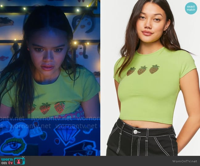 Forever 21 Rhinestone Strawberry Graphic T-Shirt worn by Minnie 'Mouse' Honrada (Malia Pyles) on Pretty Little Liars Original Sin