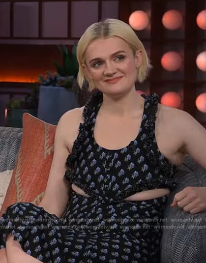 Gayle Rankin’s navy floral print skirt on The Kelly Clarkson Show