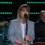 Kelly’s gray ruched sleeve blazer on The Kelly Clarkson Show