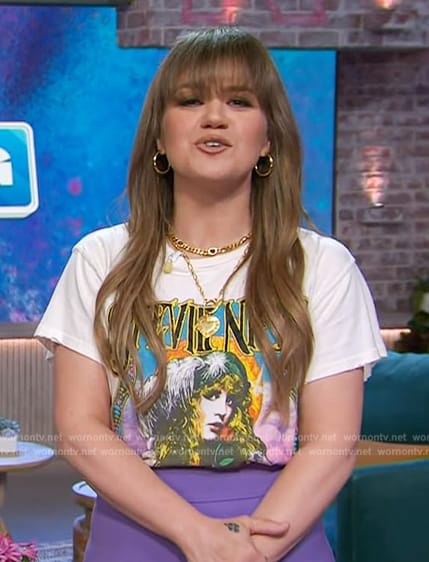 Kelly's Stevie Nicks graphic tee on The Kelly Clarkson Show