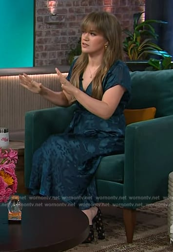 Kelly’s teal satin dress on The Kelly Clarkson Show