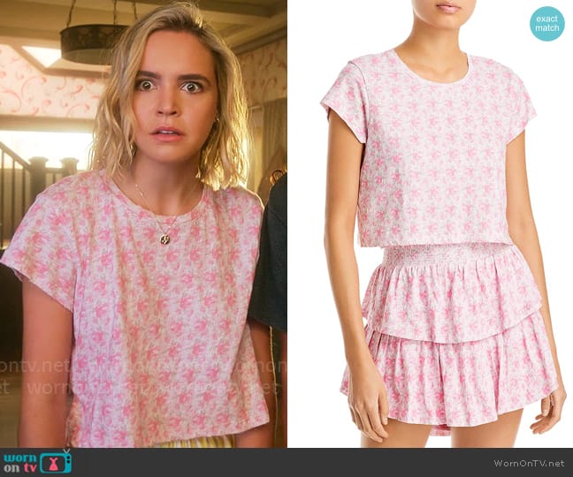 LoveShackFancy Rubin Tee in Rose Patch worn by Imogen Adams (Bailee Madison) on Pretty Little Liars Original Sin