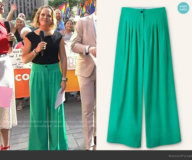 Me+Em Fluid Micro Pleat Wide-Leg Pant worn by Dylan Dreyer on Today