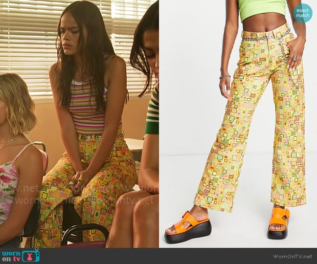 The Ragged Priest High Waisted Mom Pants In Retro Print With Square Waist Belt worn by Minnie 'Mouse' Honrada (Malia Pyles) on Pretty Little Liars Original Sin