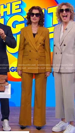 Sandra Bernhard's mustard blazer and pant suit on Good Morning America