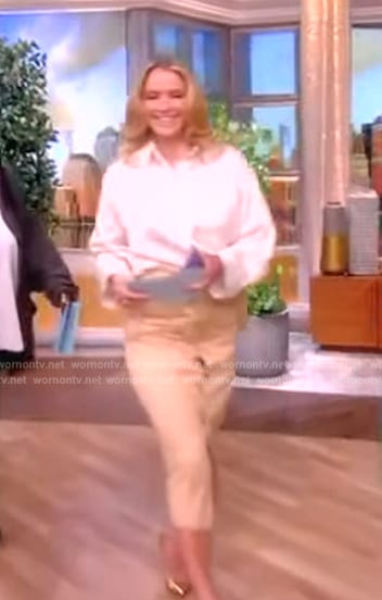 Sara's beige leather belted skirt on The View