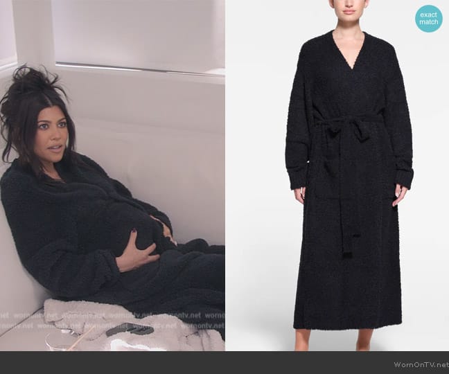 Skims Cozy Knit Unisex Robe worn by Kourtney Kardashian (Kourtney Kardashian) on The Kardashians