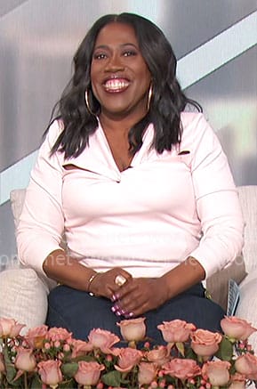 Sheryl’s light pink twisted top on The Talk