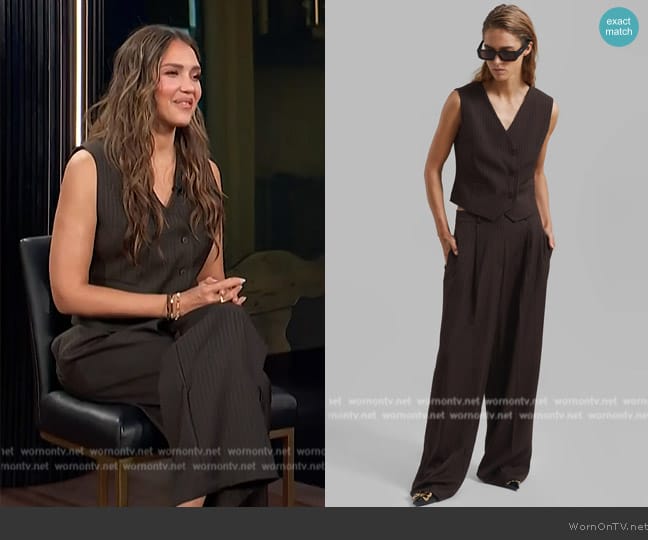 The Frankie Shop Ivey Vest worn by Jessica Alba on E! News