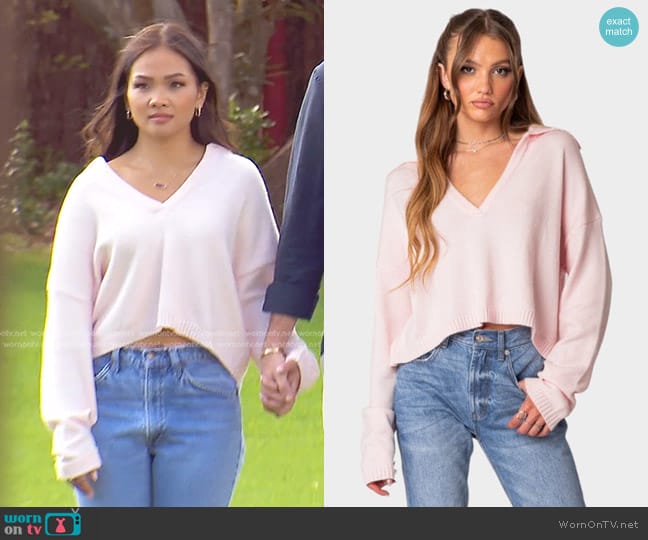 Edikted Marcie Oversize Cropped sweater in Light-Pink worn by Jenn Tran on The Bachelorette