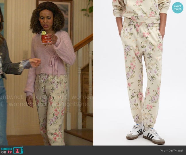 Paige’s floral sweatpants on UnPrisoned